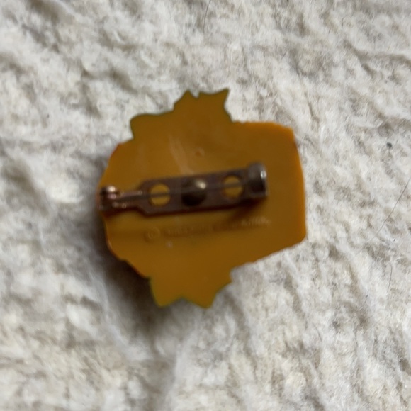 Vintage Hallmark Christmas Harvest Holiday Fruit Basket Pin Brooch - Picture 3 of 4